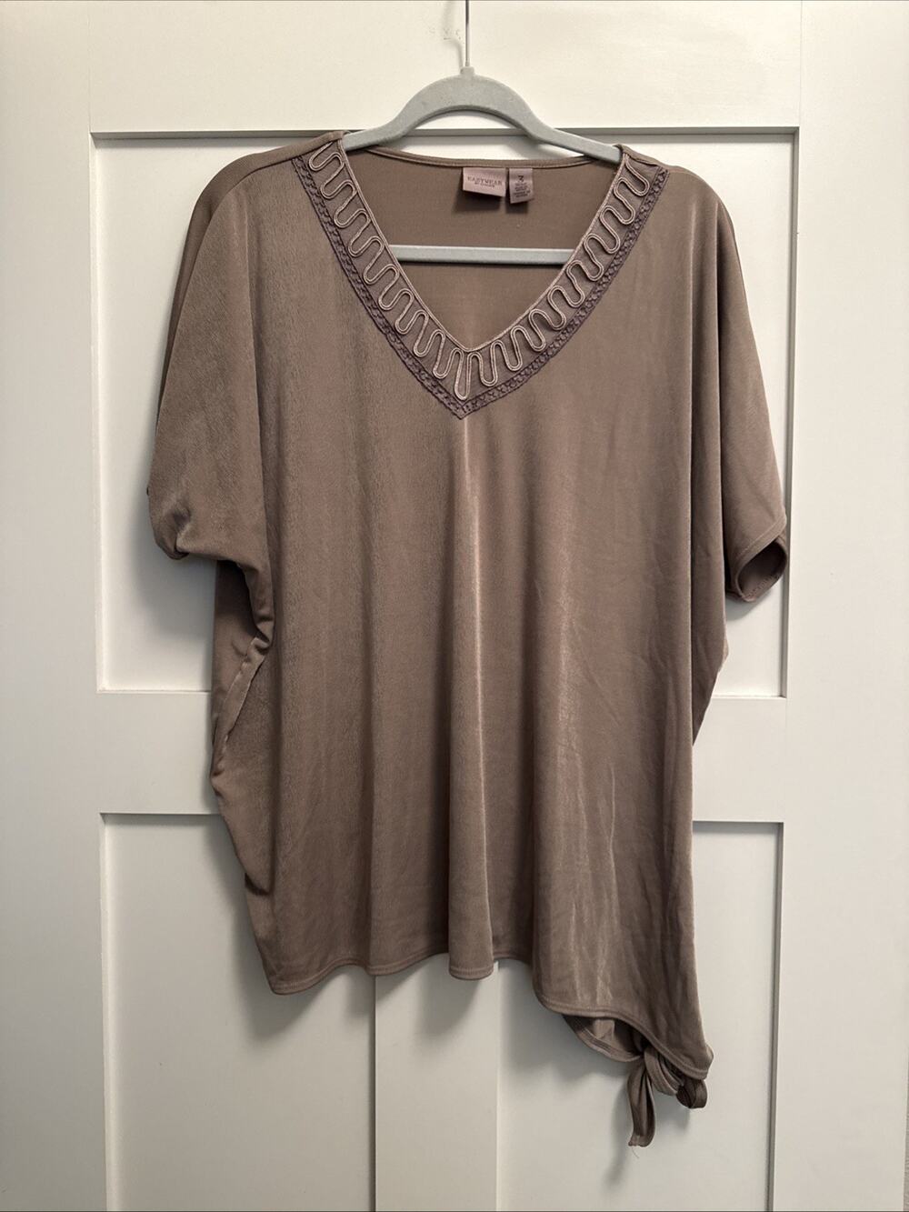 Easywear By Chico’s Tie Front Embroidered Top Tan Blouse Size 3 XL